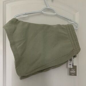 Aritzia Cozy Fleece Boyfriend Mid-Thigh Sweatshort